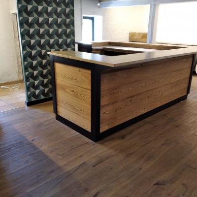 Bar réalisé sur mesure en divers bois