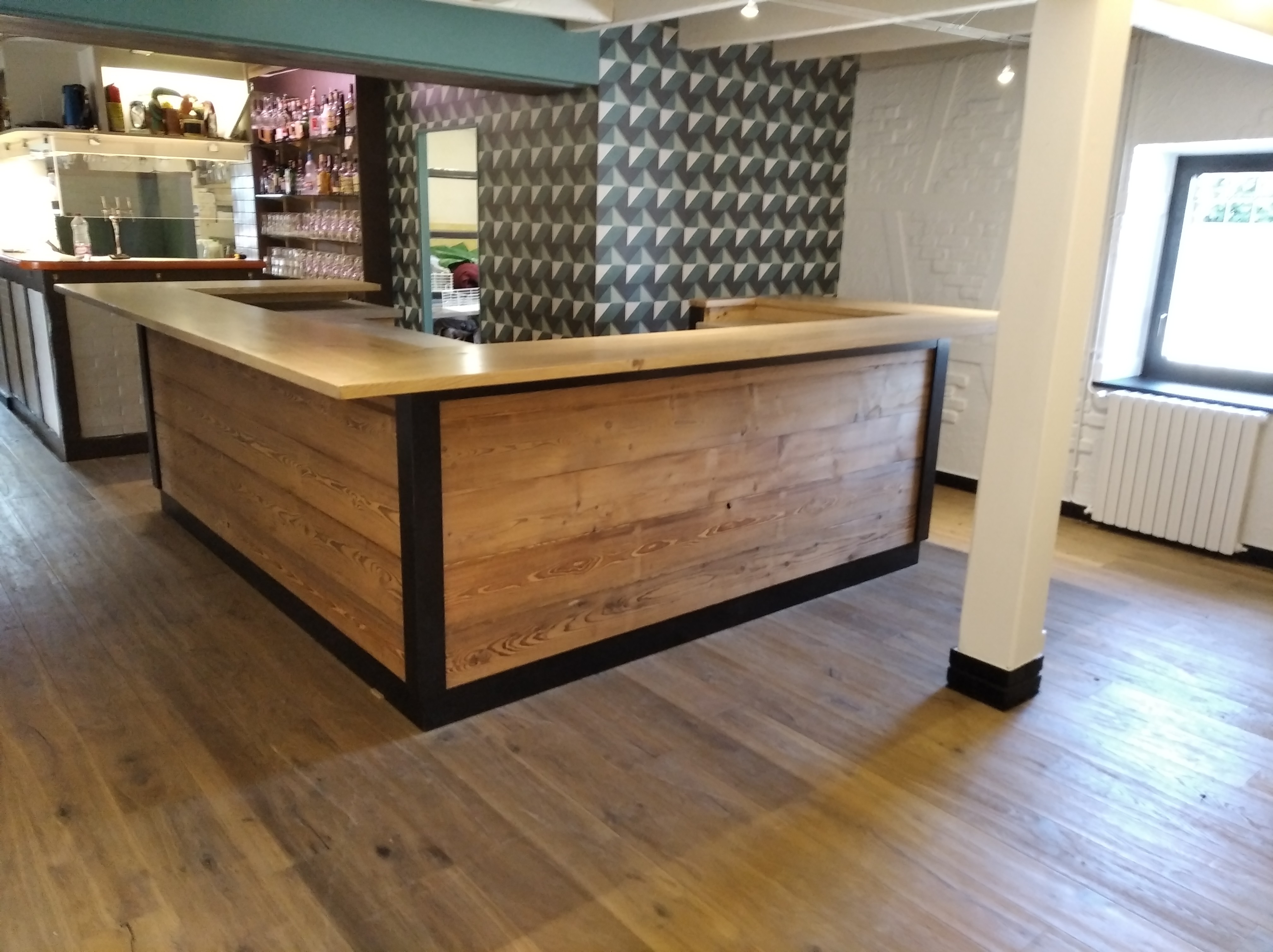 Bar en bois massif