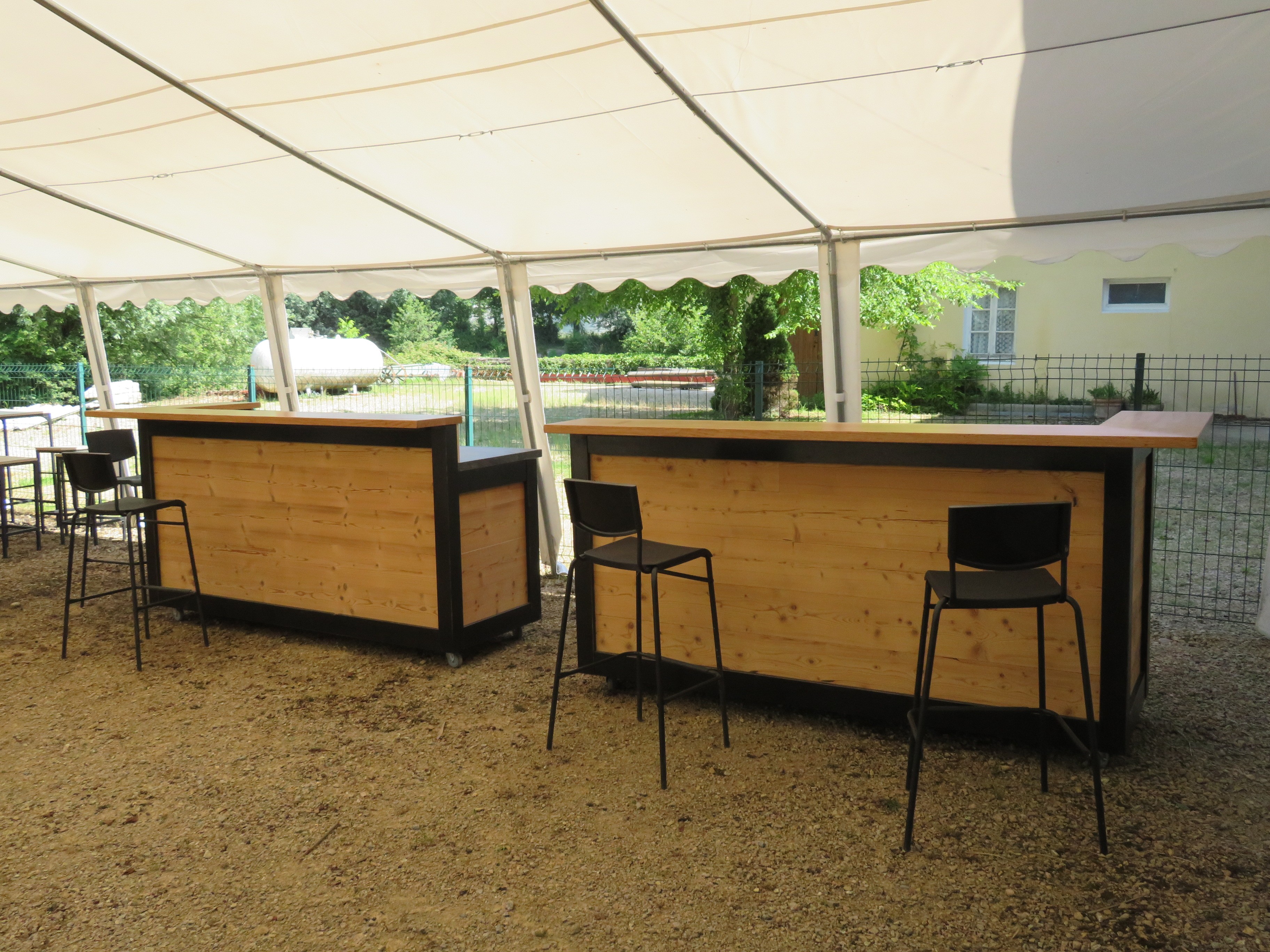 Bar sur roulettes en bois massif