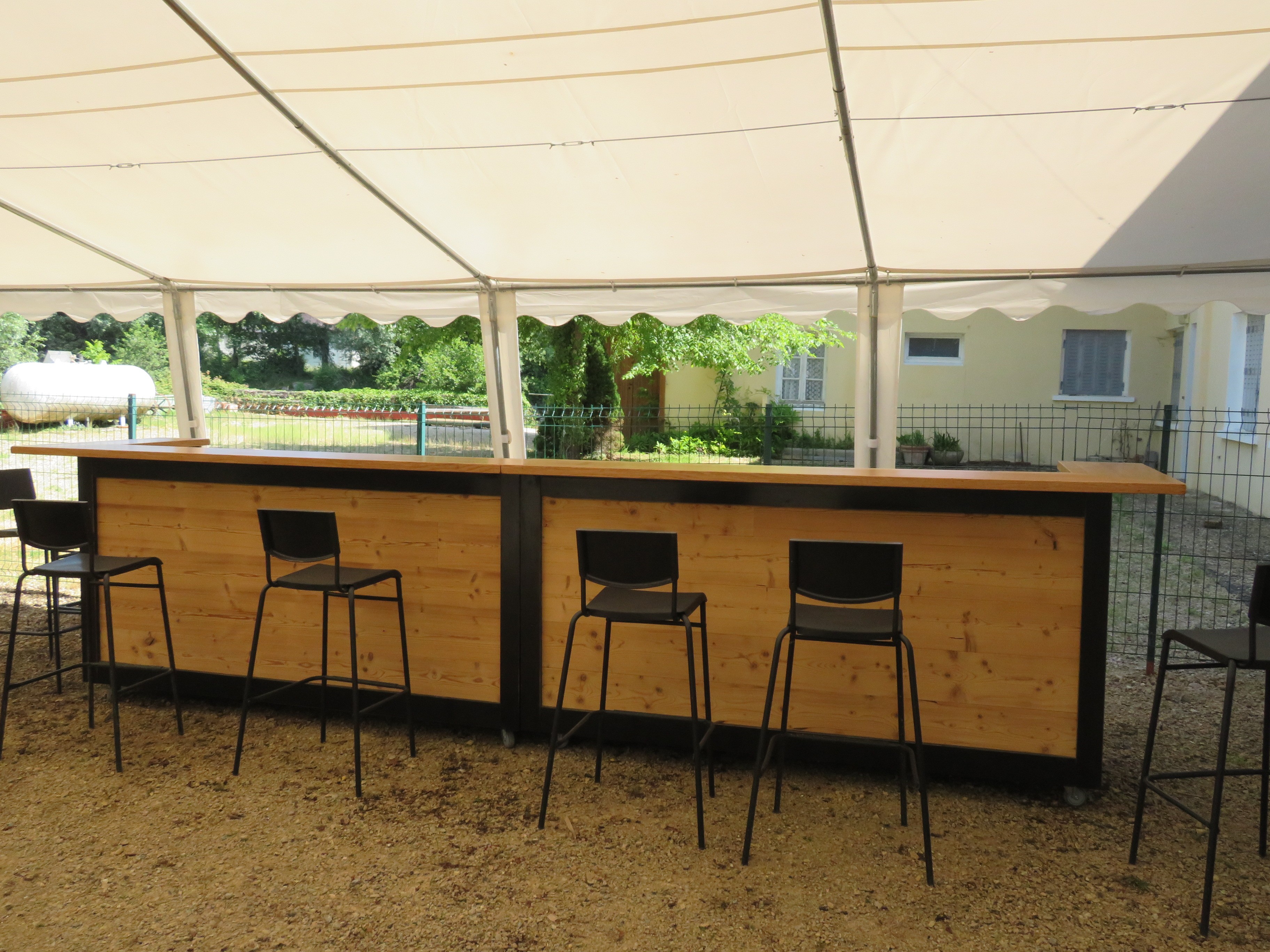 Bar sur roulettes en bois massif